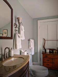 A bathroom at Lamberson Guest House