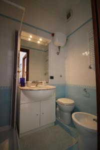 Et badeværelse på Sibilla appartamento