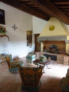 Posezení v ubytování Il Borgo di Montereggi