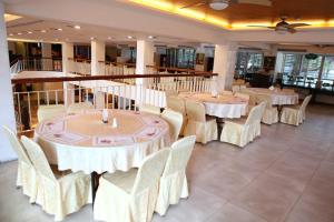 Veitingastaður eða matsölustaður á Resort One Hotel