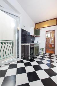 Küche/Küchenzeile in der Unterkunft Apartman Orange