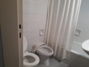 Koupelna v ubytování Ballenas desde el balcon + 13 fotografií