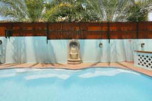 Бассейн в L'Oiseau de L'Ocean Tourist Residence или поблизости