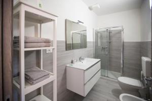 Koupelna v ubytování 700enolocanda + 33 fotografií