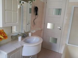 Un baño de Domus Gaia