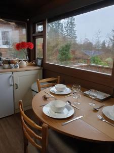Gallery image of Rural Log Cabin Retreat In The Heart Of Snowdonia By Seren Property in Trawsfynydd