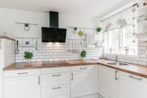 Nhà bếp/bếp nhỏ tại Ferienhaus Bergaliden, Bockara +8 ảnh