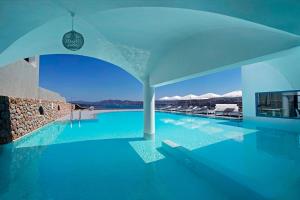 Bassein majutusasutuses Acroterra Rosa Luxury Suites & Spa või selle lähedal