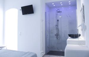 Koupelna v ubytování Aegean of Amorgos + 58 fotografií