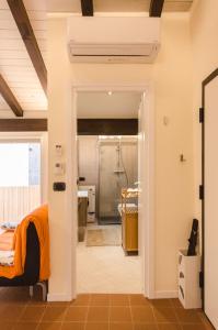 A bathroom at Ca' di Leo, Private Terrace in Historical Center