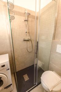 A bathroom at Ca' di Leo, Private Terrace in Historical Center