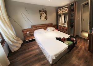 Легло или легла в стая в JBH Хотел 