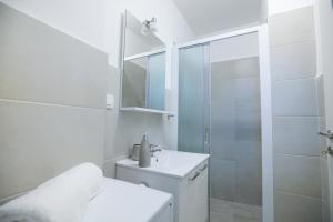 Ein Badezimmer in der Unterkunft Roko