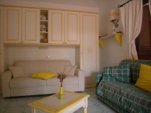 A seating area at Mare & Mirice - Case Appartamenti Vacanza