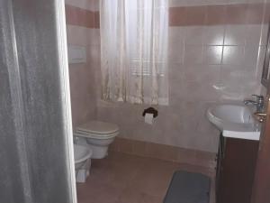 A bathroom at B&B Angels