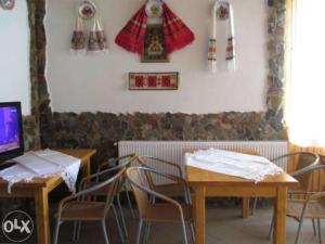 Restavracija oz. druge možnosti za prehrano v nastanitvi Casa din prund Ocolis