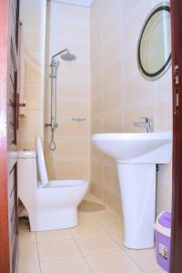 Vonios kambarys apgyvendinimo įstaigoje Diamonds Hotel Kampala