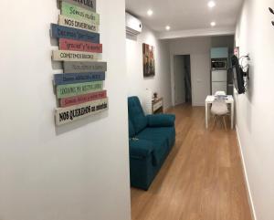 A seating area at Apartamentos Catedral Escalinata