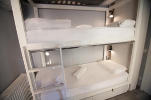 Cama ou camas em um quarto em Stay Inn Taksim Hostel