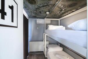 Cama ou camas em um quarto em Stay Inn Taksim Hostel