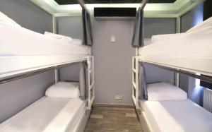 Cama ou camas em um quarto em Stay Inn Taksim Hostel