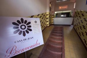 Certificato, attestato, insegna o altro documento esposto da Casa de Juan Hostal