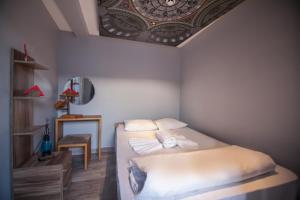 Cama ou camas em um quarto em Stay Inn Taksim Hostel