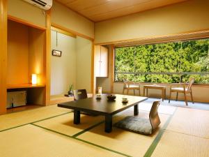 Posezení v ubytování Ryokan Chinsen-Rou