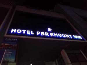 Certifikát, hodnocení, plakát nebo jiný dokument vystavený v ubytování Hotel Paramount Inn