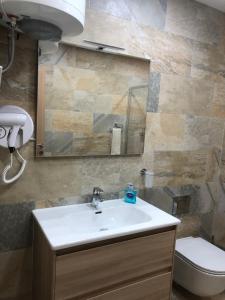 A bathroom at Marsascala Sea View Apartment HPI 7738