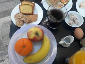 Makanan di atau berdekatan hotel