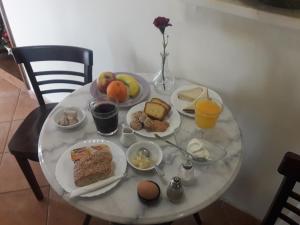 Makanan di atau berdekatan hotel