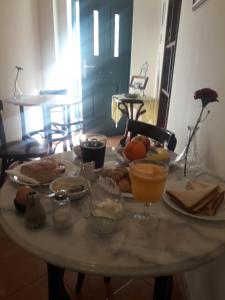 Makanan di atau berdekatan hotel