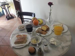Makanan di atau berdekatan hotel
