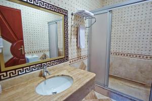 Koupelna v ubytování Grand Nakhchivan Hotel