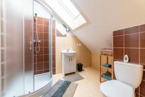 A bathroom at Žrebčín Mlynčok Még 37 kép