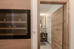 A bathroom at Weingut & Winzerhäuser Skringer
