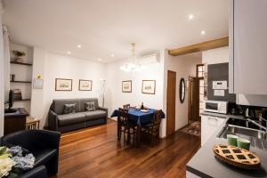A kitchen or kitchenette at Da Bruno Homes