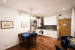 A kitchen or kitchenette at Da Bruno Homes