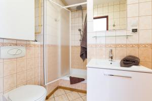 Kúpeľňa v ubytovaní ApartHouse Apartamenty Centrum - In the city center Near the train station