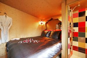 Postel nebo postele na pokoji v ubytování Paradijs Eiland + 37 fotografií