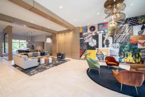 Hyatt Place Sandestin at Grand Blvd的休息区