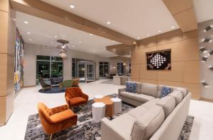 Hyatt Place Sandestin at Grand Blvd的休息区