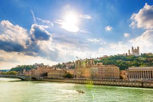 Foto da galeria de Nemea Appart Hotel So Cloud Lyon Gare Part-Dieu em Lyon