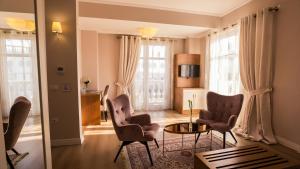 Posezení v ubytování Royal Hill Hotel