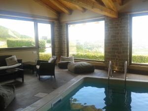 Ảnh trong thư viện ảnh của Trattoria Del Bivio ở Cerretto Langhe