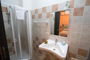 Imagen de la galería de B&B Sa Lumenaria "da Raimonda", en Sorgono