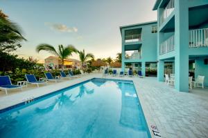 Bazén v ubytování Lime Tree Bay Resort nebo v jeho okolí