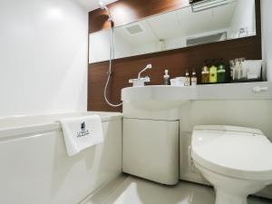 Koupelna v ubytování HOTEL LiVEMAX Tokyo Shintomicho