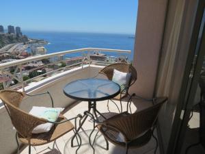 En balkong eller terrass på Excellent Large Apartment with Sea View
